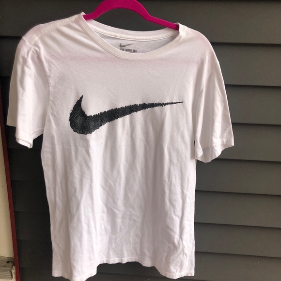 Nike Tops - nike white short sleeves shirt Medium